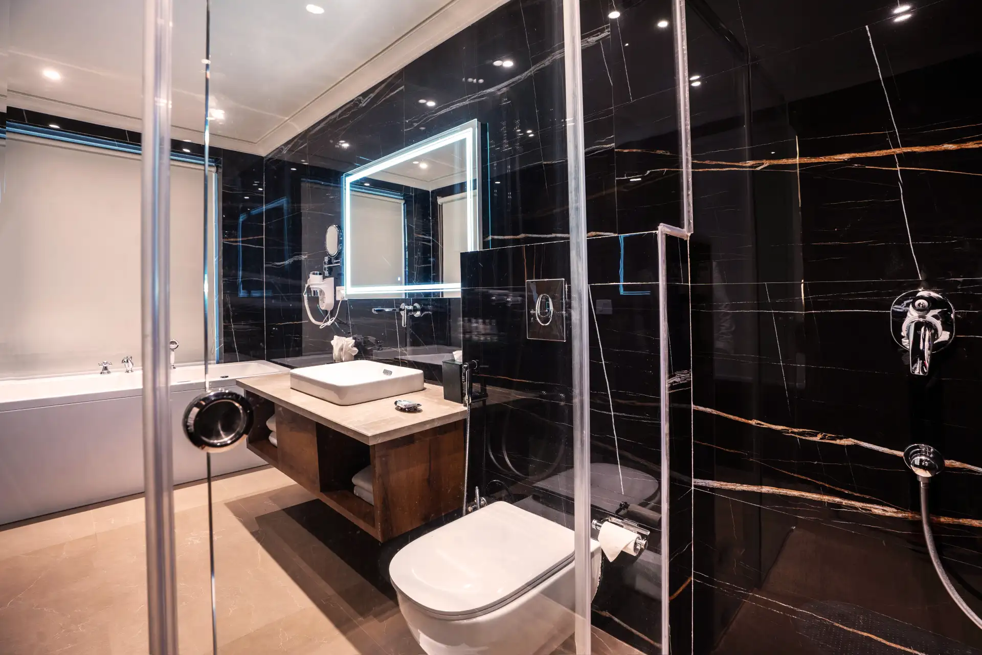 premium-suite-4